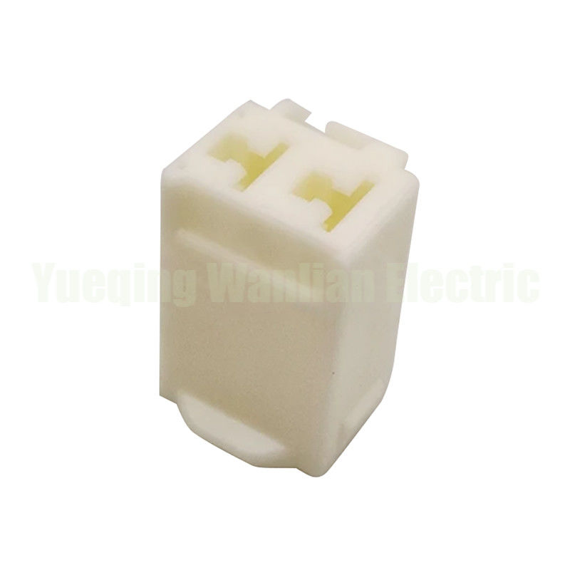 2 الدبوس 7283-3020 MG652500 يتم توفير علبة وصلات السيارات الإناث