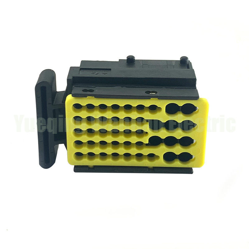 42 دبوس 936421-2 ربط ECU للسيارات الكهربائية الأسود الإناث مقاومة للماء